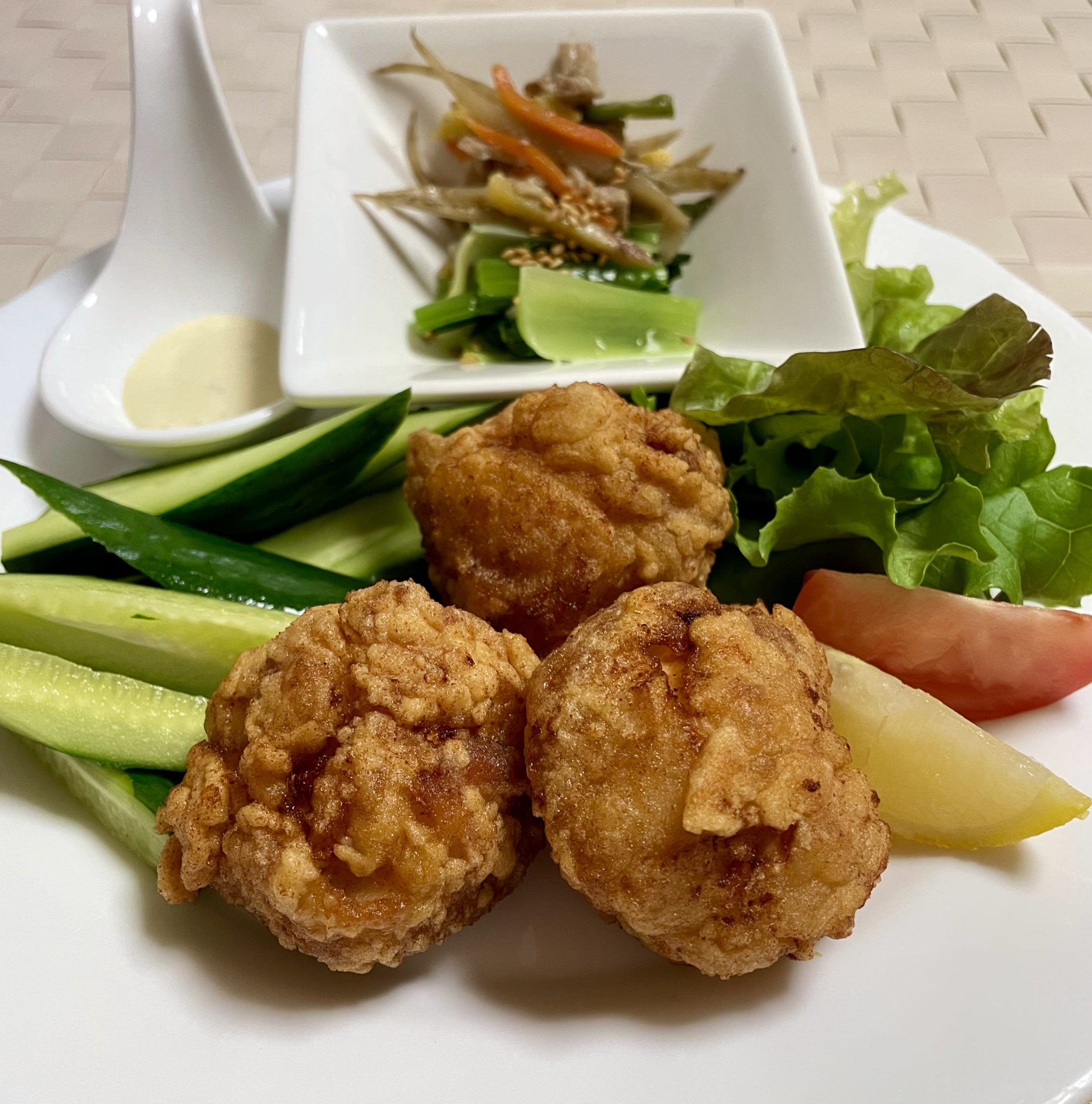 6月11日の晩ごはん(おぼろ昆布のしめ鯖、根菜の煮物)