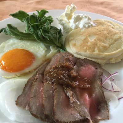 6月11日のお昼ごはん(山菜と揚げの炒め煮、赤魚の煮付け)