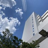 5月29日の朝ごはん(銀タラのハーブグリル、コロナ禍の医療従事者へブルーインパルスからのエール)