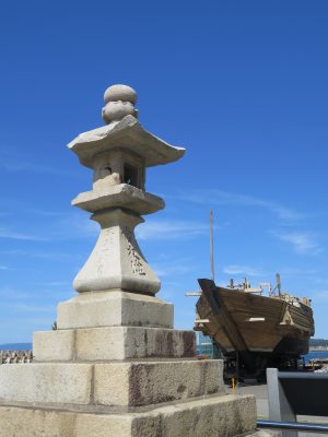 6月2日のお昼ごはん(青森県野辺地町 常夜灯と北前船、アグリの里おいらせ熱帯果樹園のバナナとパパイヤ)