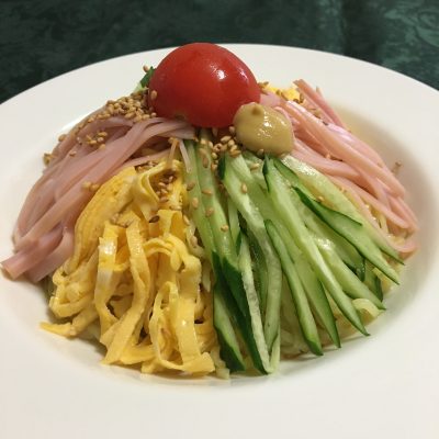 6月16日のお昼ごはん(鰤の漬け丼、冷やし中華、赤魚の塩焼き)