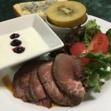 6月8日の朝ごはん(ベトナム揚げ春巻き、ローストビーフ)